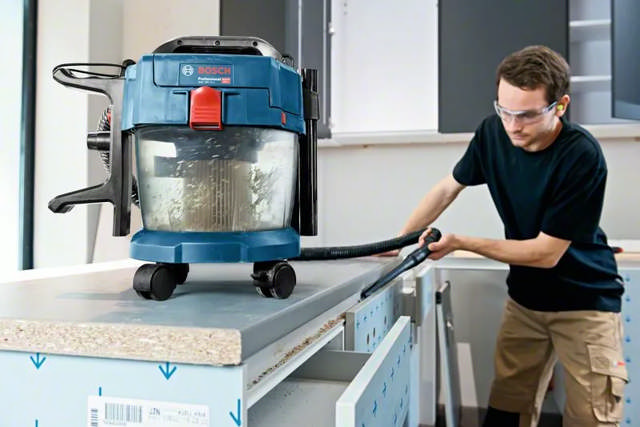 Bosch torr/våt dammsugare GAS 18V-10 L, med tillbehör